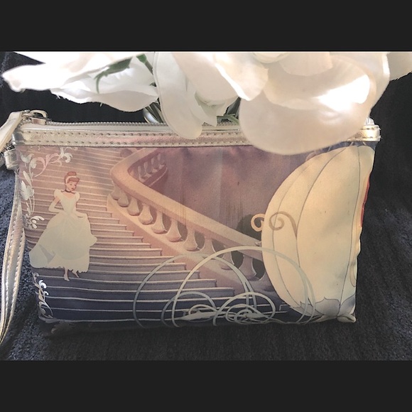 Disney Cinderella Wristlet - Picture 4 of 14